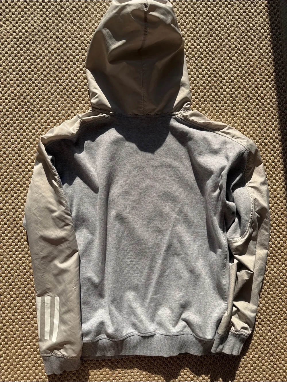 adidas Men’s Grey Hooded Pullover with Light Tan Sleeve Panels size large